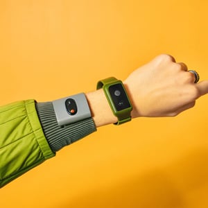 Wearable Tech for Travelers: What’s Worth It in 2025